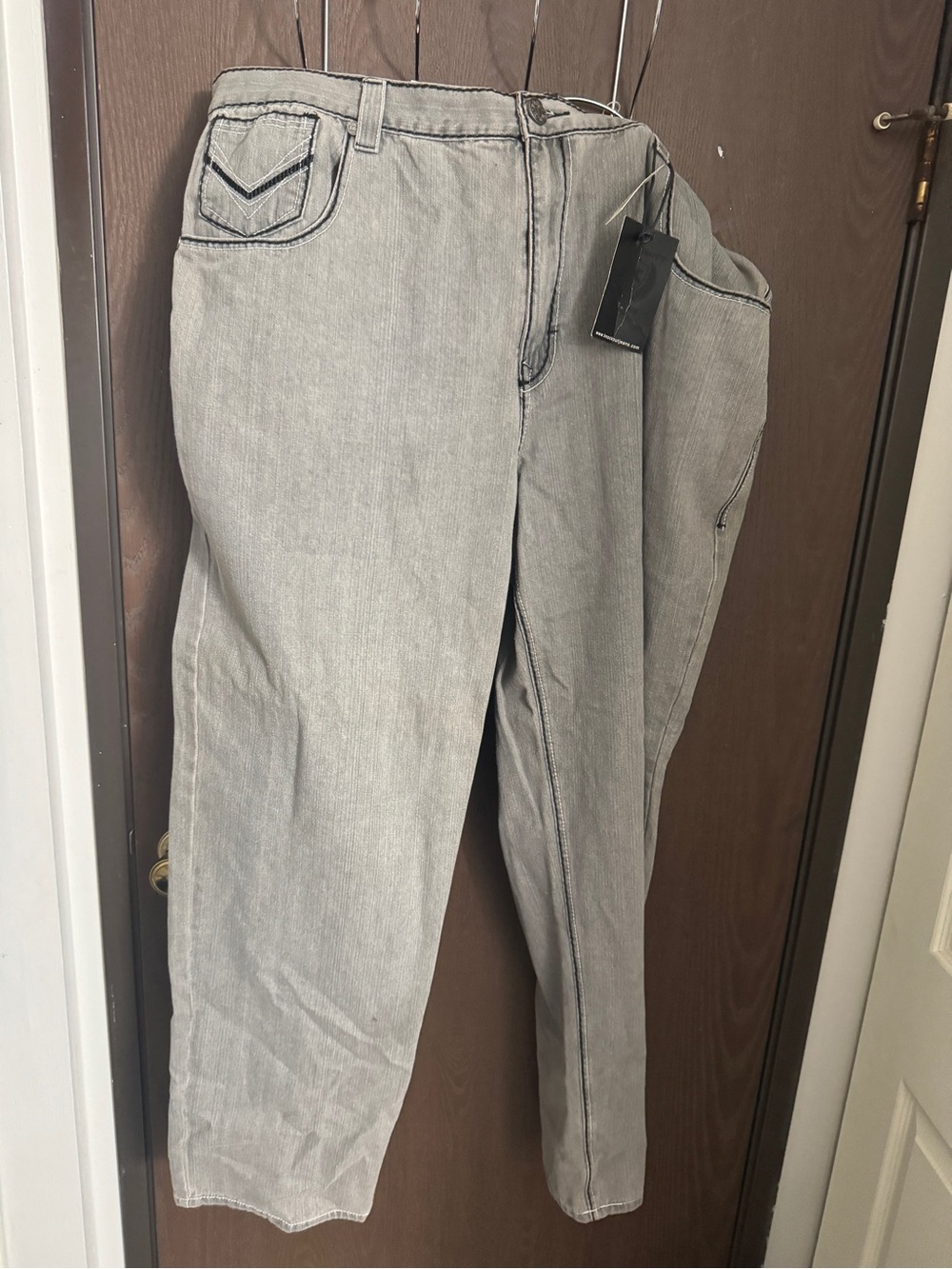 Relaxed Fit Men’s Jeans in Light Gray